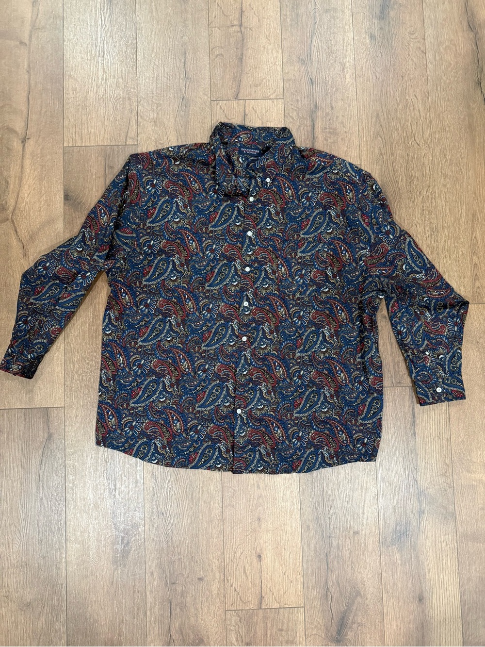 Roundtree & Yorke Men's Paisley Button-Down Shirt in Navy and Burgundy